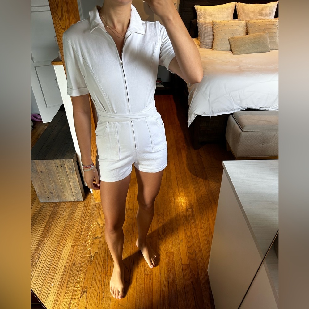 White shorts romper/jumpsuit- retro vibe! Great stretchy fabric and zip front.